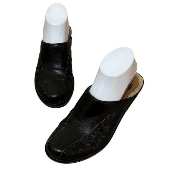Sofft Clogs Women 7.5 Black‎ Tooled Leather Western Slip On Casual Boho 1009401 - Picture 1 of 9